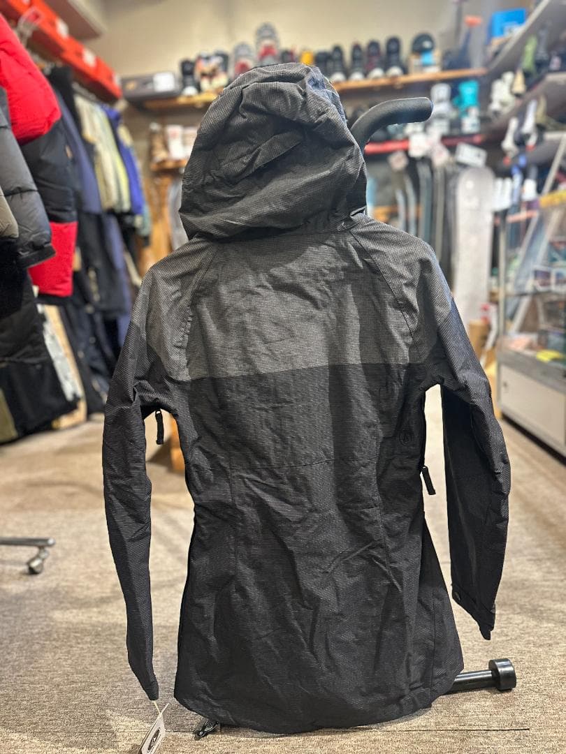 VOLCOM スノーボードウエアー　展示品　Ｓサイズ