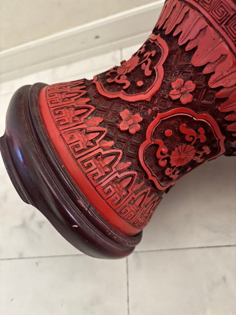 中国 美術 骨董 堆朱 壺 赤壺 工芸品 民芸品 彫刻 花柄 花瓶 花器 置物