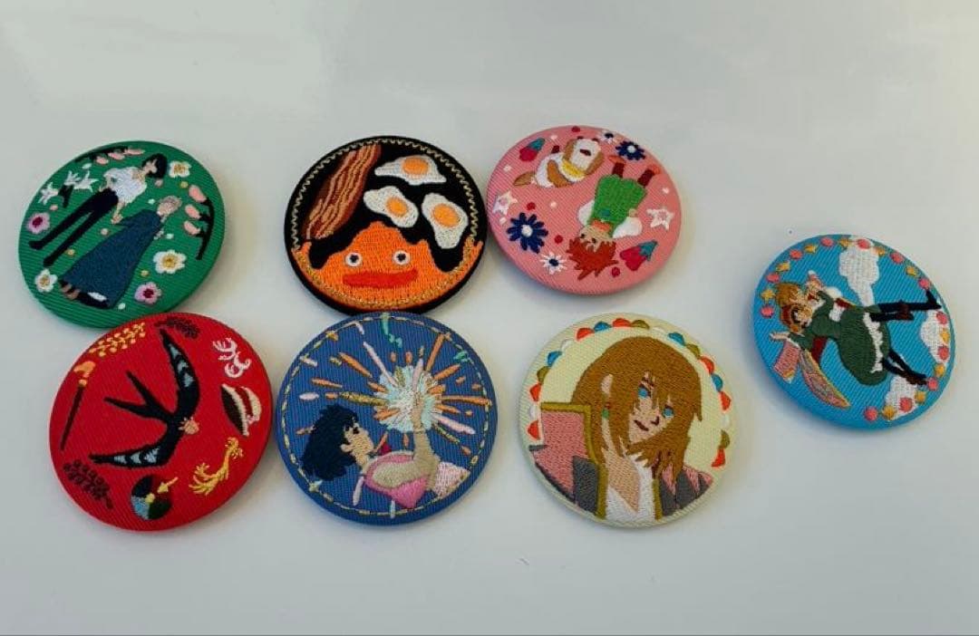 ハウルの動く城　刺繍缶バッジ　ジブリ
