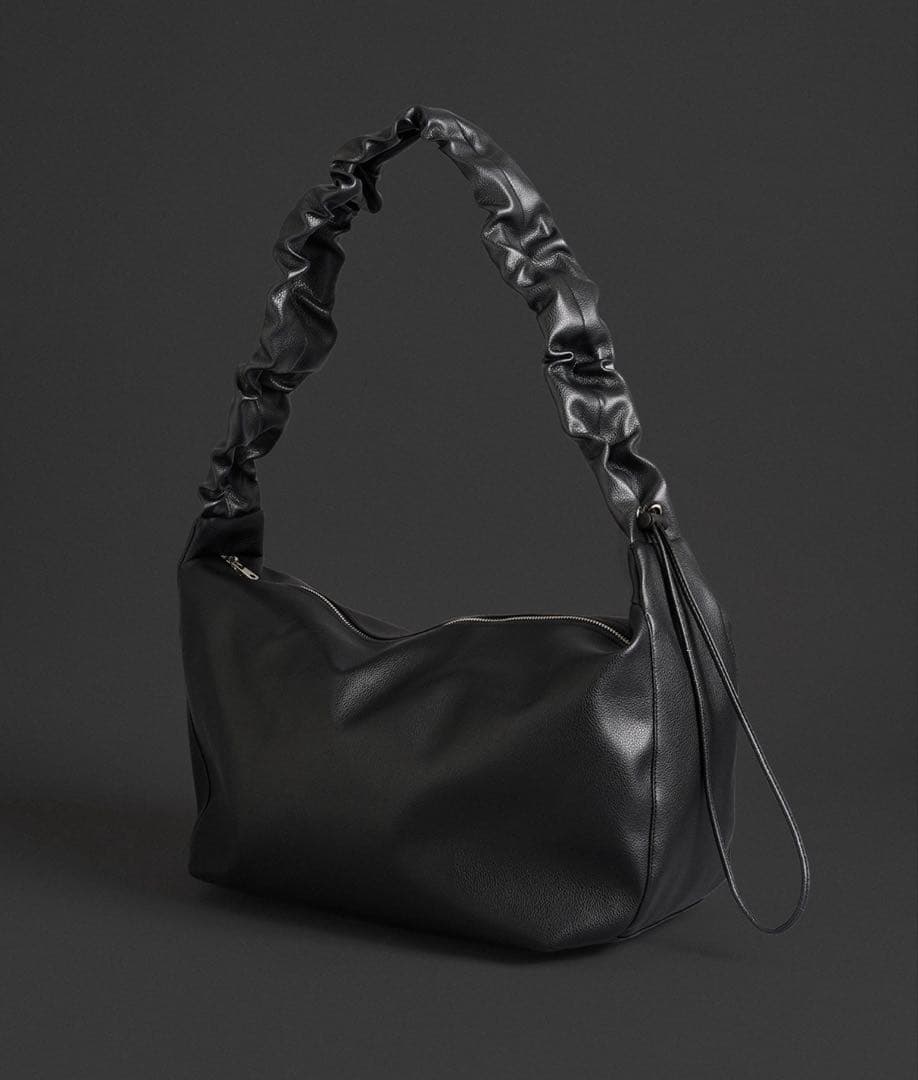 UNITED TOKYO ユナイテッドトウキョウ レザーショルダーバッグ