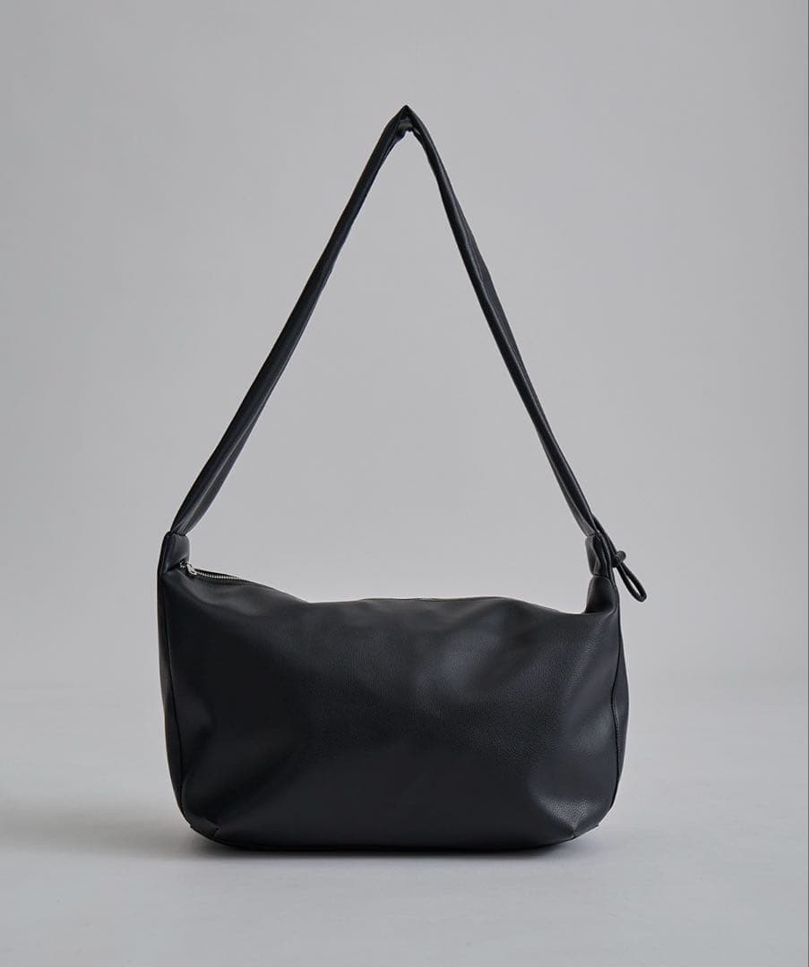 UNITED TOKYO ユナイテッドトウキョウ レザーショルダーバッグ