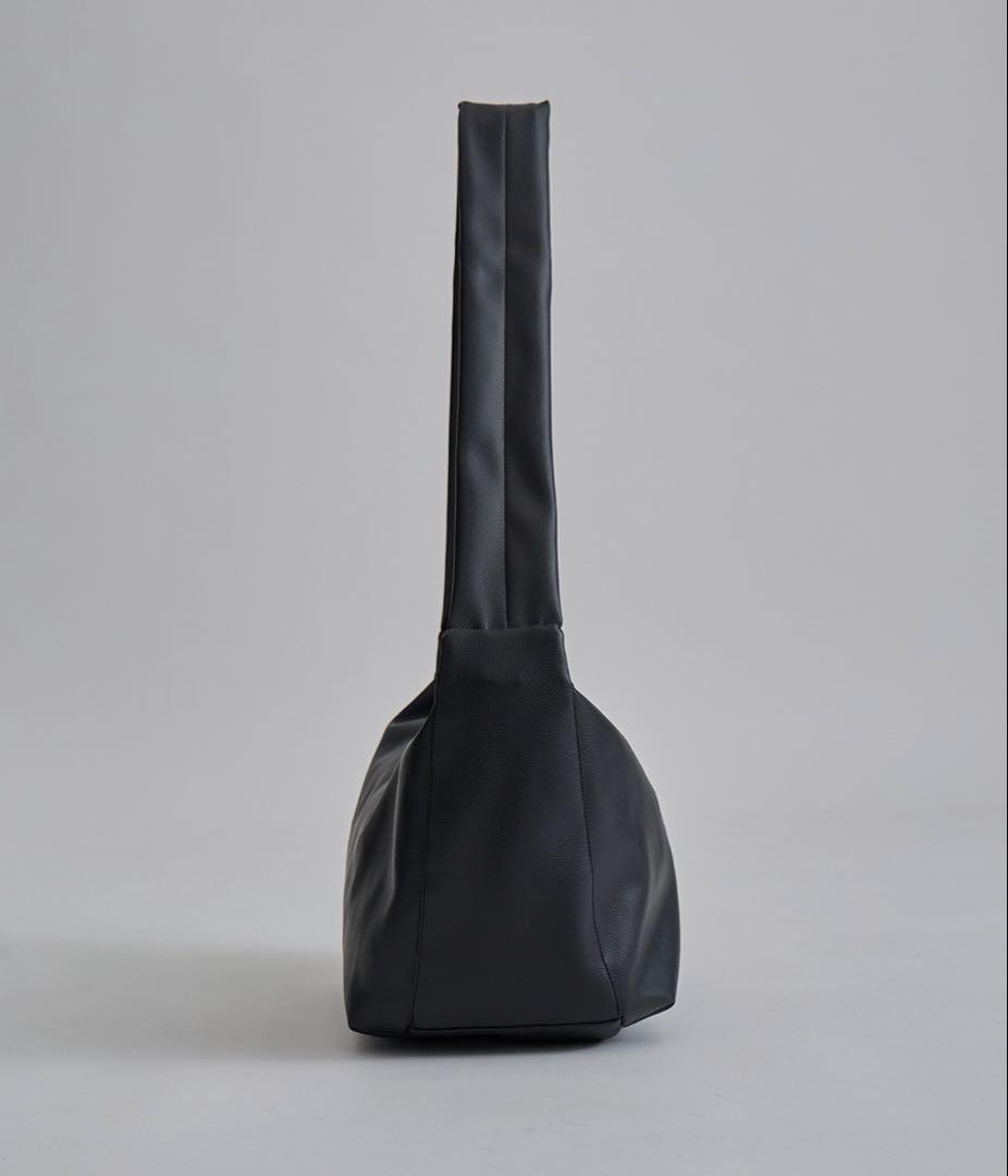 UNITED TOKYO ユナイテッドトウキョウ レザーショルダーバッグ