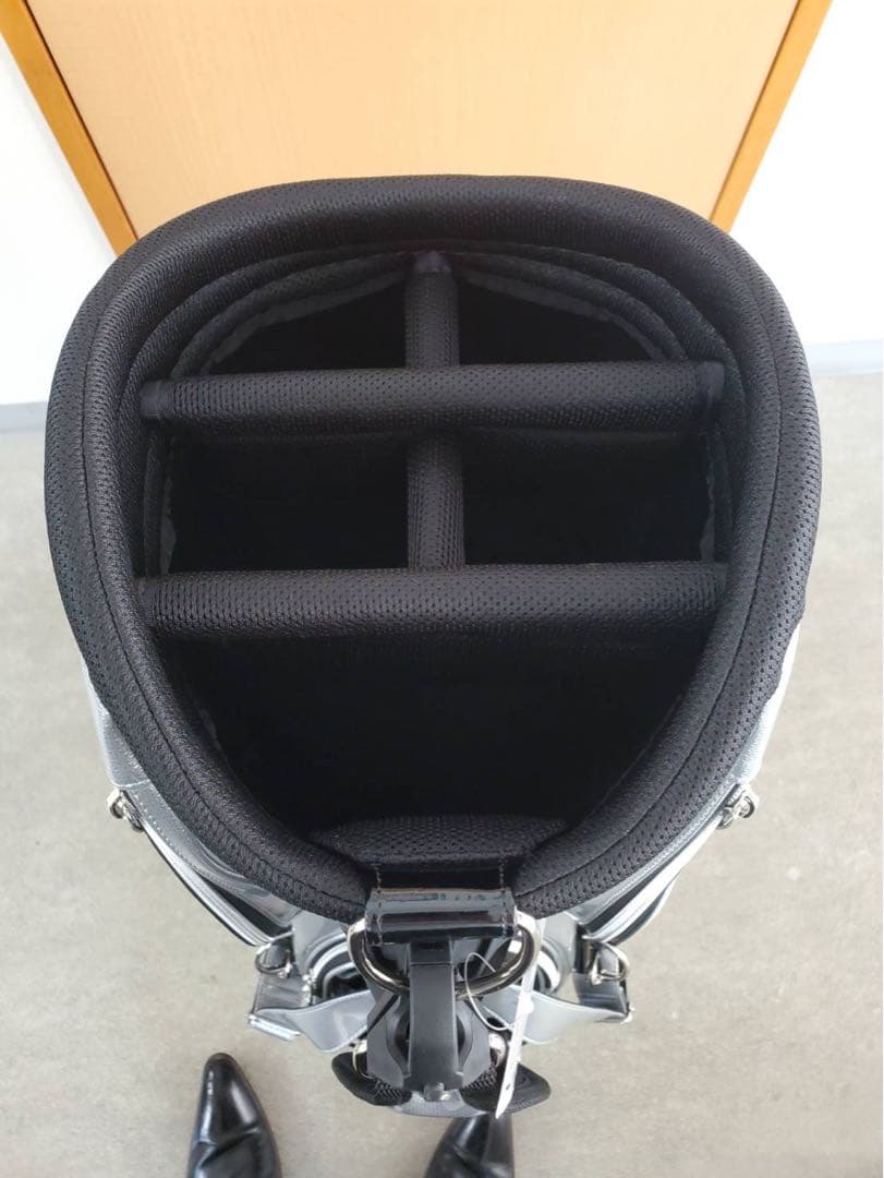 GRAPHITE DESIGN TOUR AD シルバー　キャディバッグ