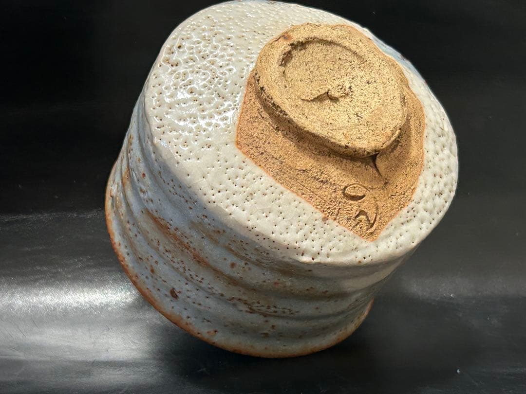 美しい古美術◾️蔵から美しい雪富士の見事な抹茶茶碗が出て来ました。