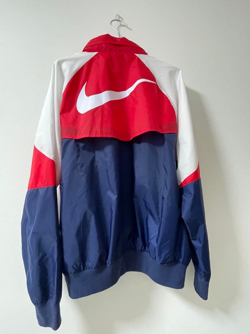 ゆ*ろ様 NIKE ナイロンジャケット ベイビーわるきゅーれ 伊澤彩織、まひろX