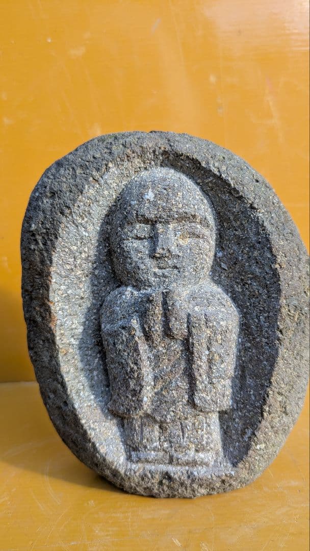 石仏、地蔵、合掌地蔵、自然石地蔵、日本人による彫刻、倉田辰彦作