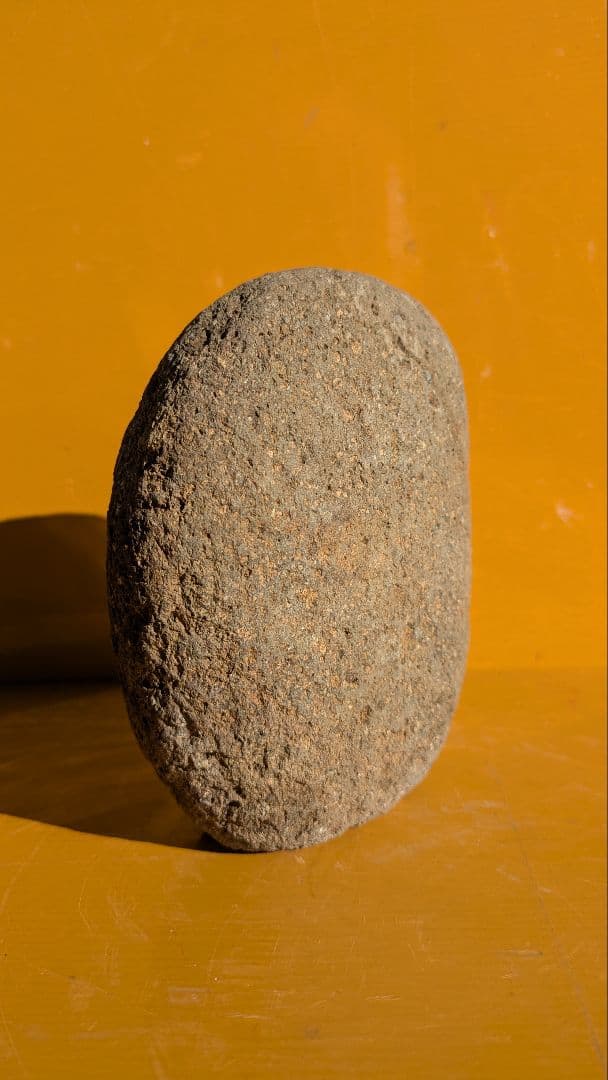 石仏、地蔵、合掌地蔵、自然石地蔵、日本人による彫刻、倉田辰彦作