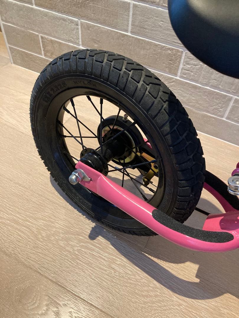 SPARKY スパーキー　キックバイク　ピンク　ブレーキ　スタンド付