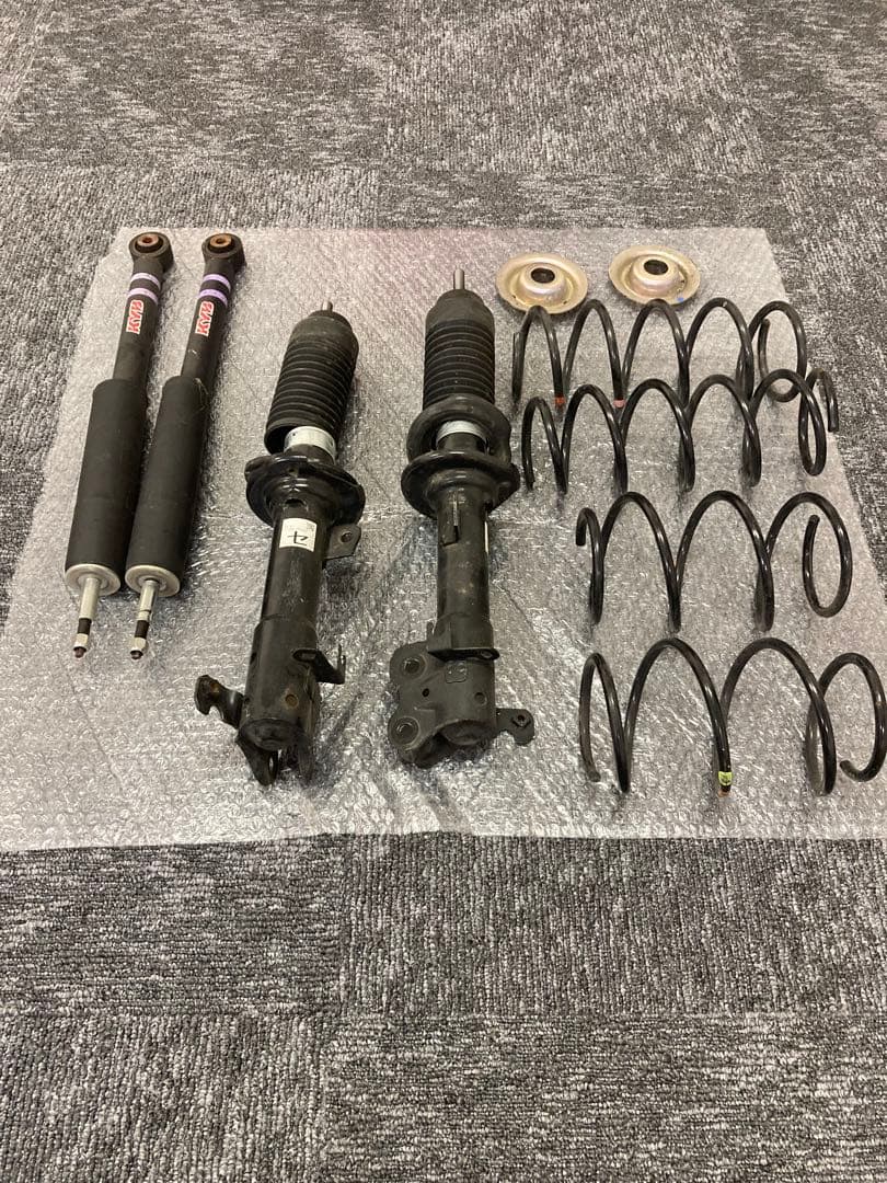 サスペンション KYB