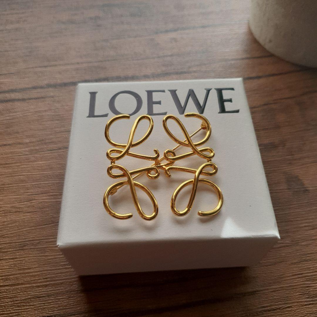 LOEWE ロエベ　ブローチ