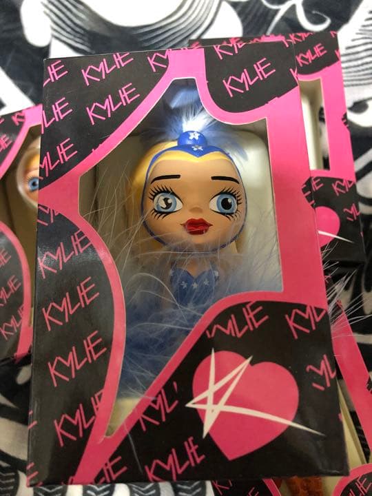 激レア　入手困難！カイリーミノーグ フィギュア4体セット