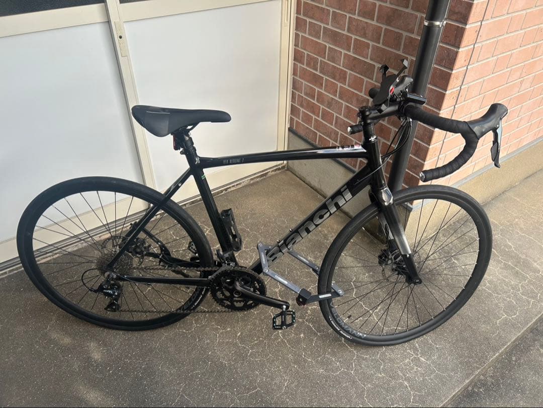 ロードバイク ブラック アルミフレーム ディスクブレーキ