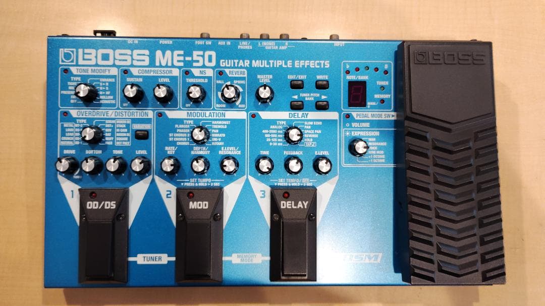 【箱・取説付】BOSS ME-50 マルチエフェクター