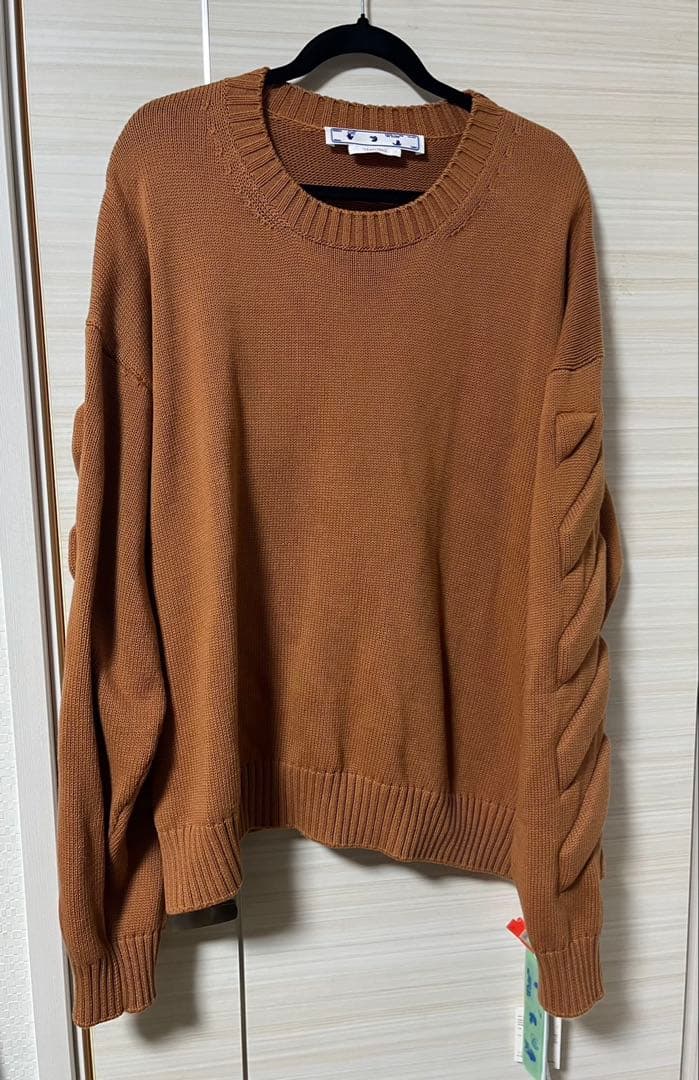 offwhite バックアローエンボスニット　シュプリーム