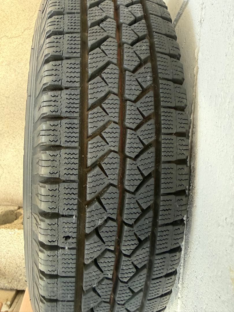 プロボックス・サクシードバン純正ホイールスタッドレスタイヤセット