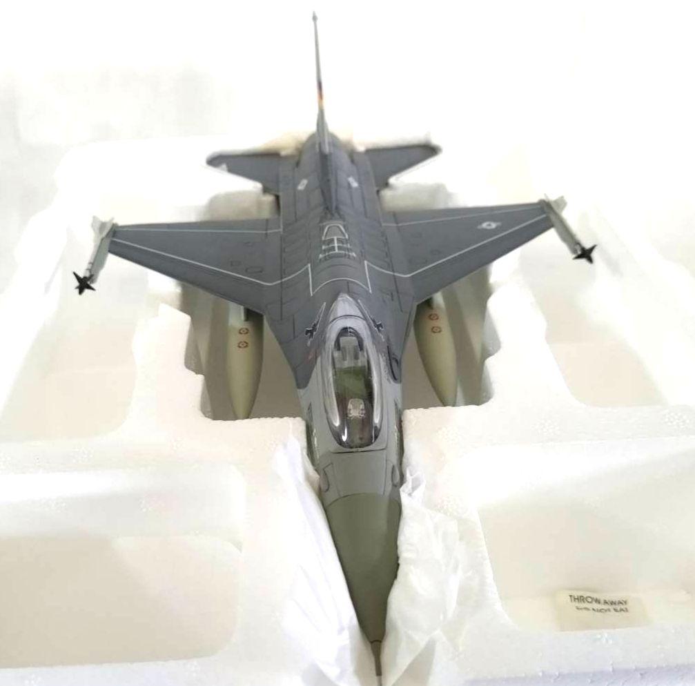 未使用開封品　1/48　COLLECTION ARMOUR F-16ファルコン