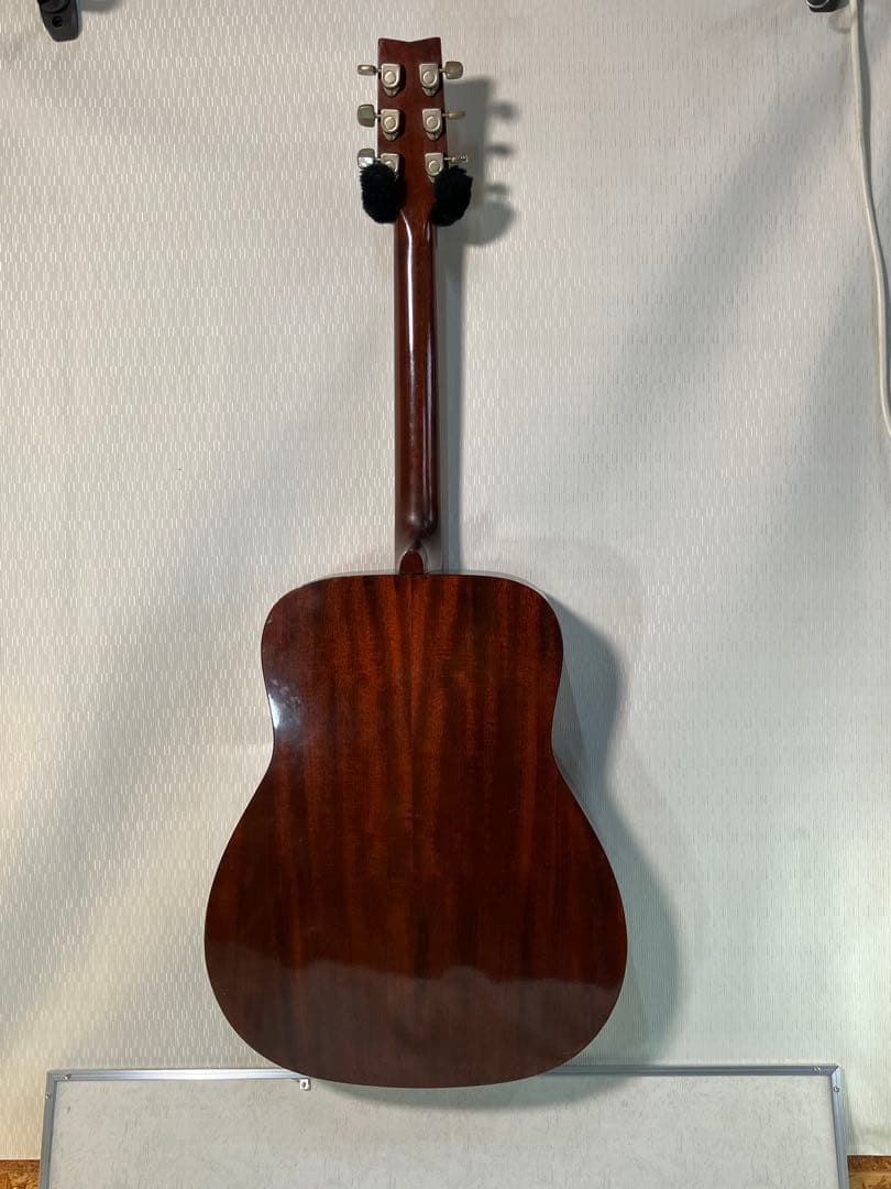 ビンテージなYAMAHAフォークギター！ソフトケース付きます。