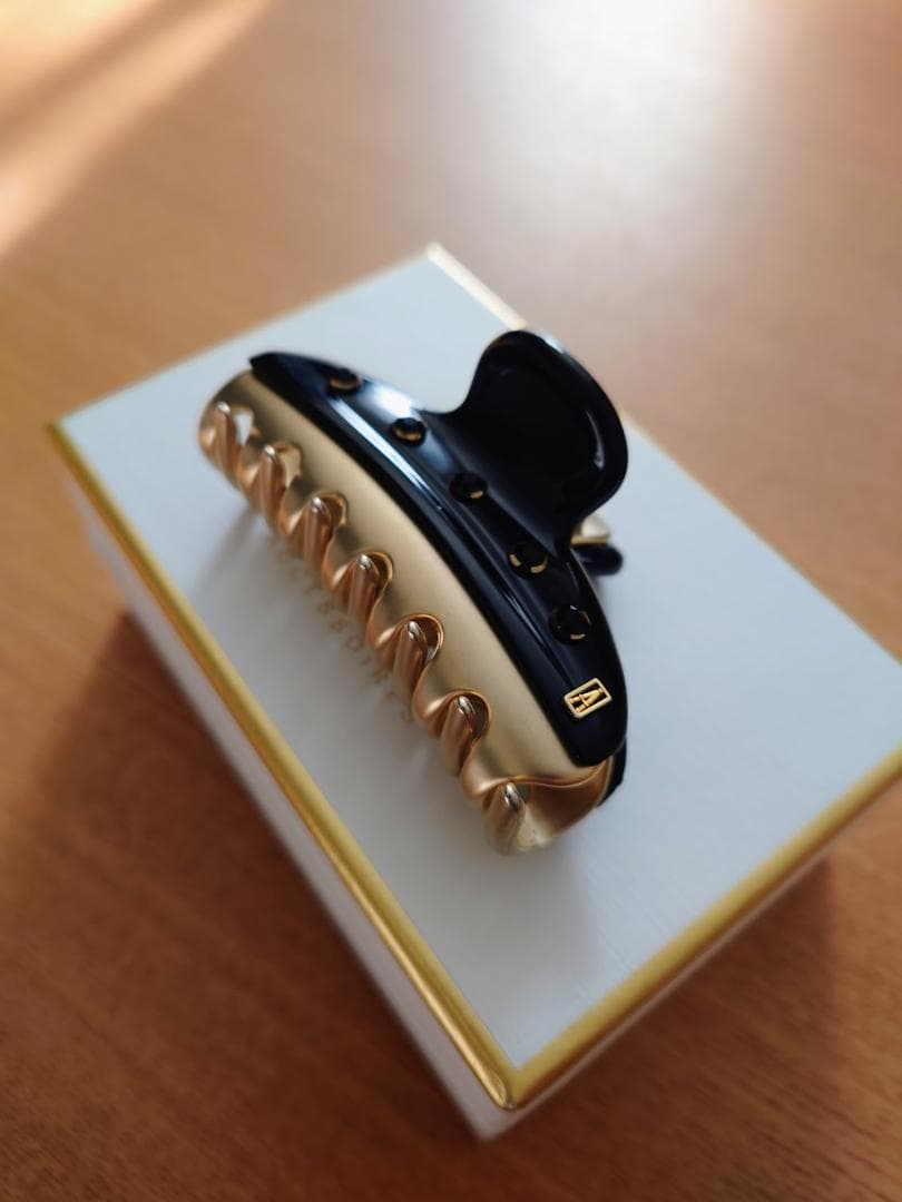 アレクサンドルドゥパリ ブラック大粒スワロフスキー ヴァンドーム