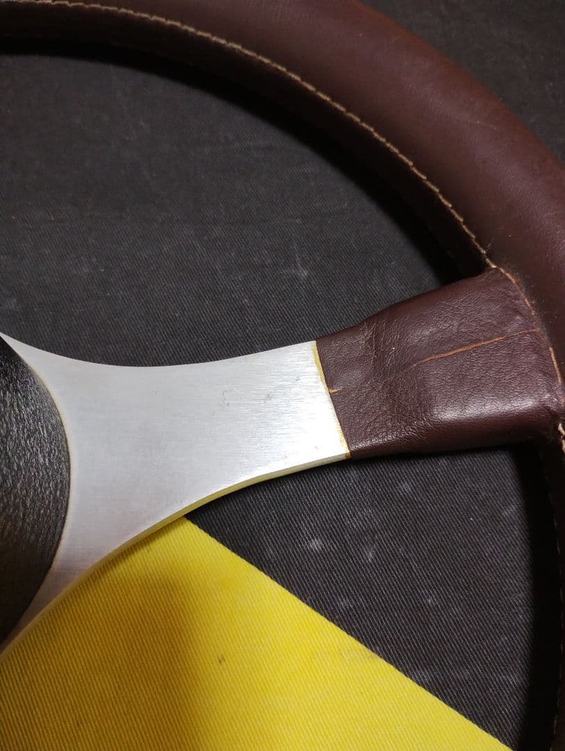 h*u様 momo　ステアリング