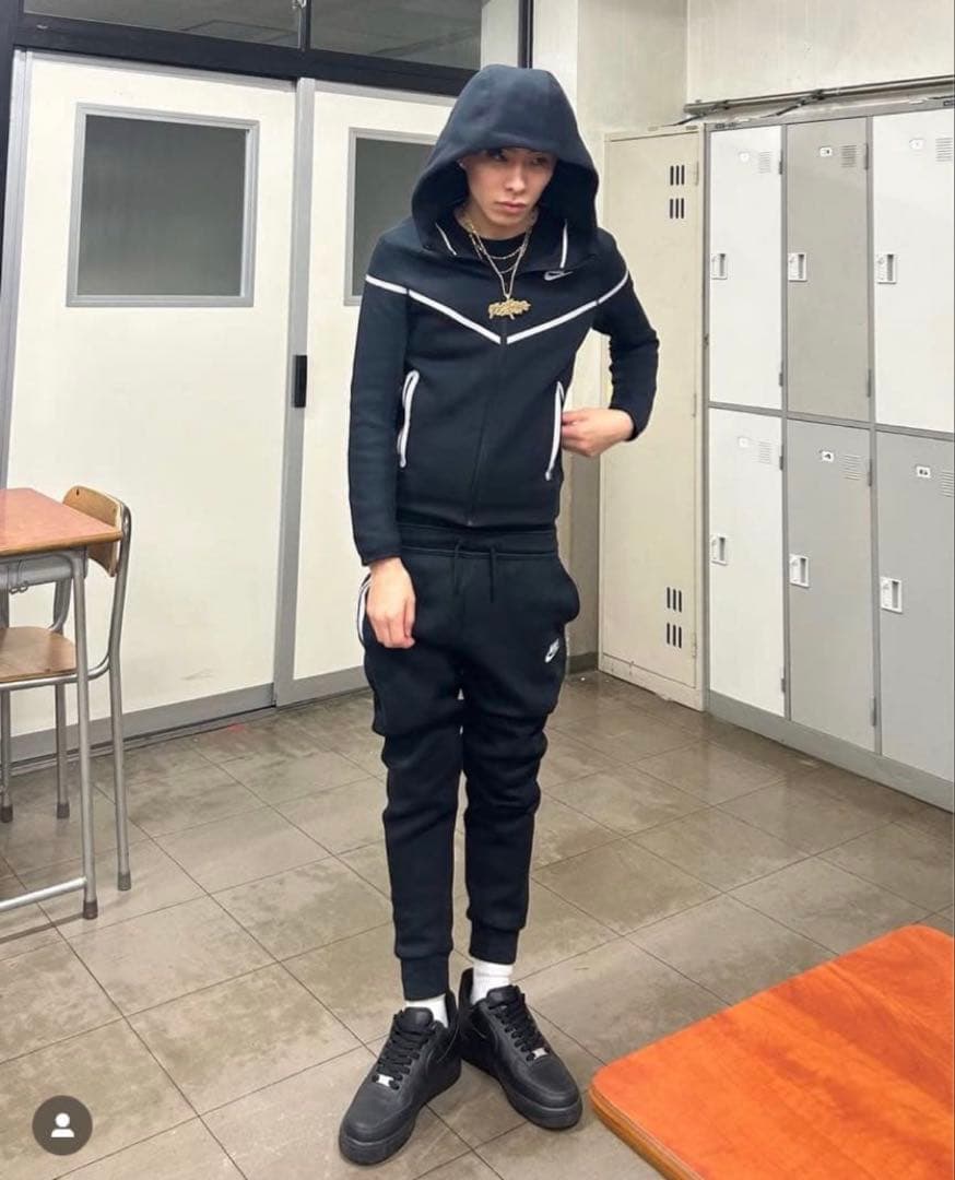 。*様 【Tee Shyne着用】NIKEテックフリース