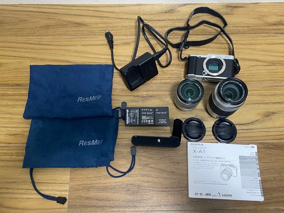 FUJIFILM デジタルカメラ　X-A1 セット　バッテリー3個　動作確認済み