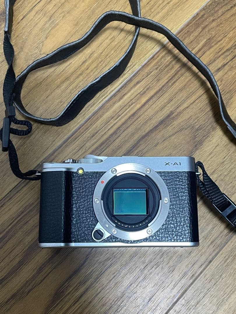 FUJIFILM デジタルカメラ　X-A1 セット　バッテリー3個　動作確認済み