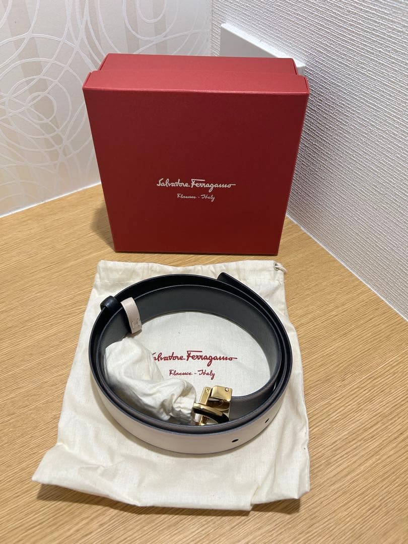 Salvatore Ferragamo レザーベルト　リバーシブル　フェラガモ