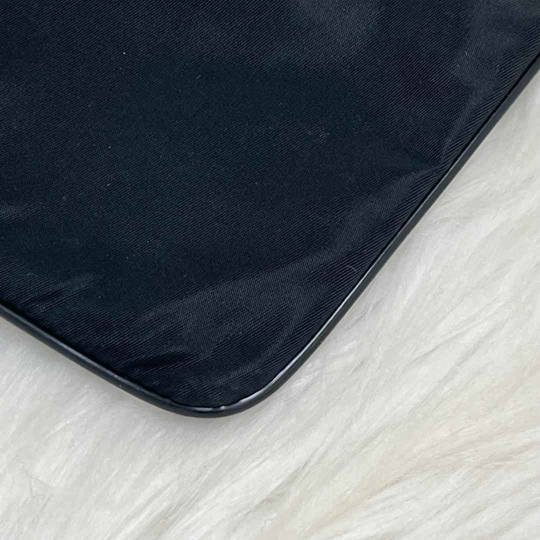 美品✨PRADA プラダ　ナイロン ショルダーバッグ　三角プレート　白タグあり