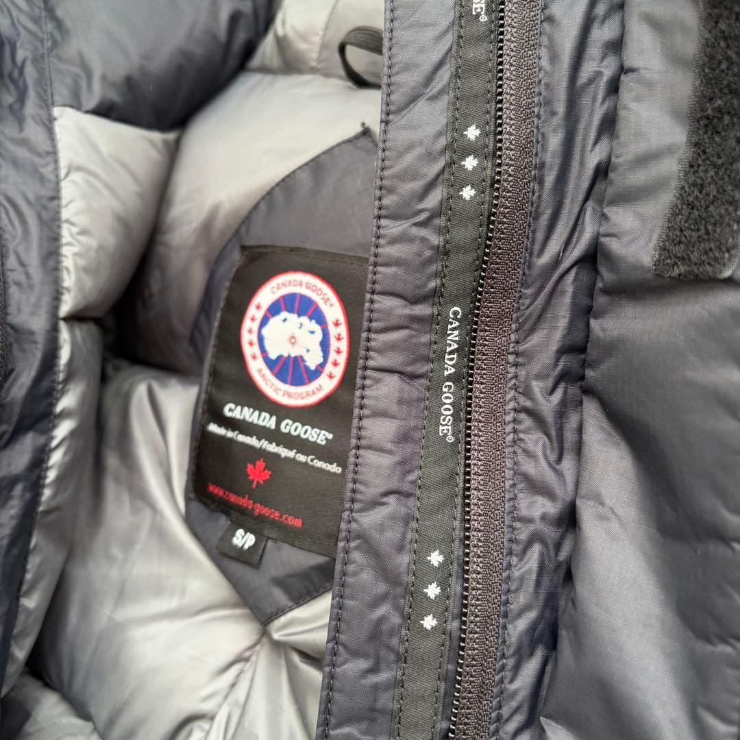 【極美品✨希少】カナダグース　マウンテニアジャケット　ダウン　黒　M相当　ダウン