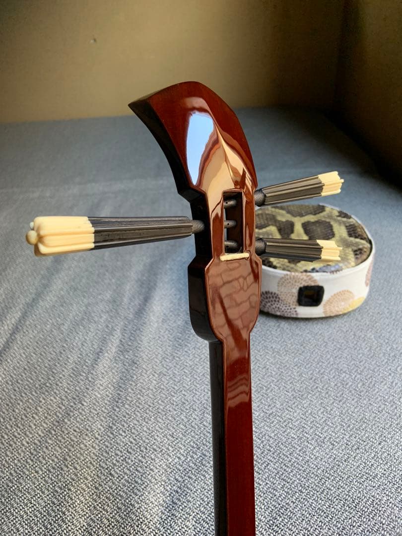 沖縄三線　知念大工型　ゆし木実　スンチー塗り