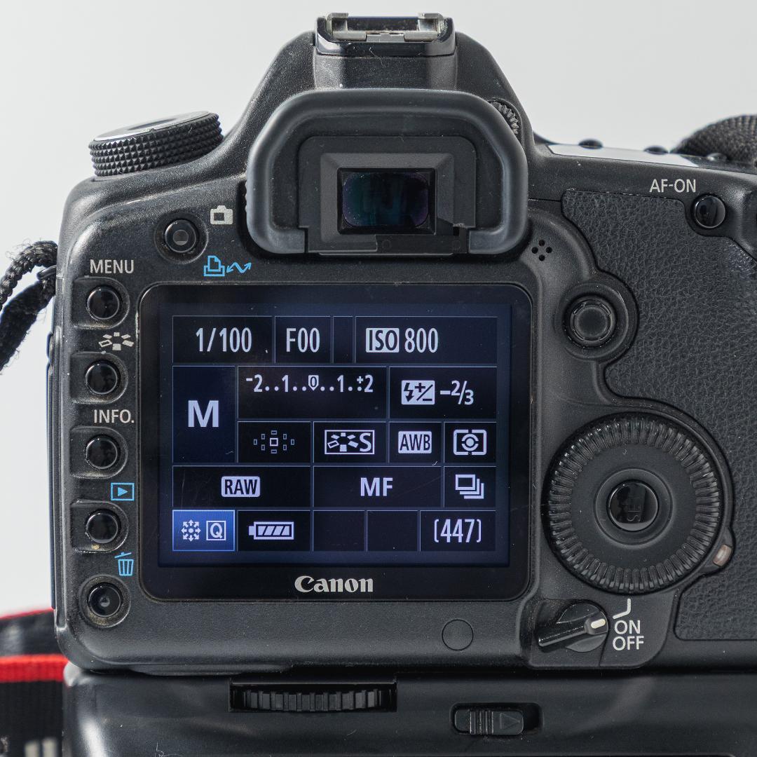 【ジャンク品】Canon EOS 5D Mark II 社外バッテリーグリップ付