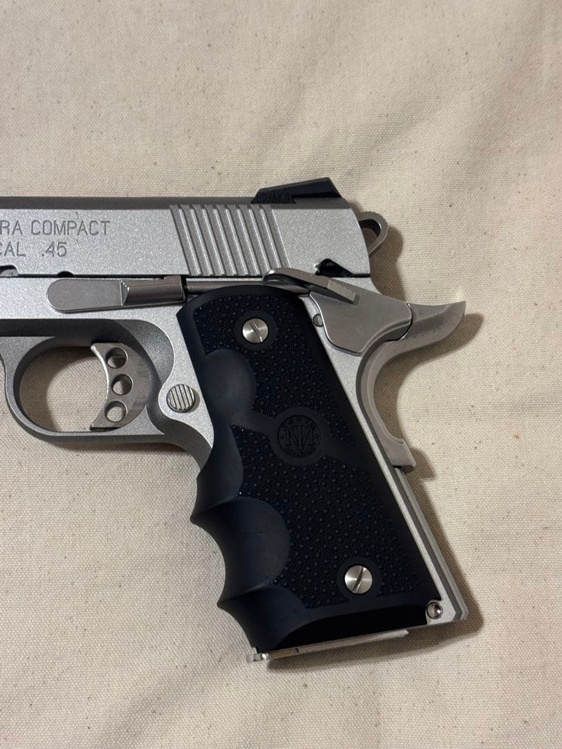 東京マルイ V10 　ウルトラコンパクト　シルバー