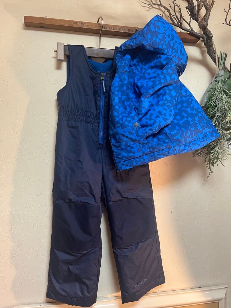 超美品　コロンビア　スキーウェア　キッズ　3T 幾何学柄