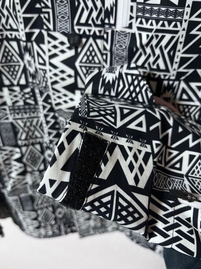 BURTON サーティーン　ジャケット　L