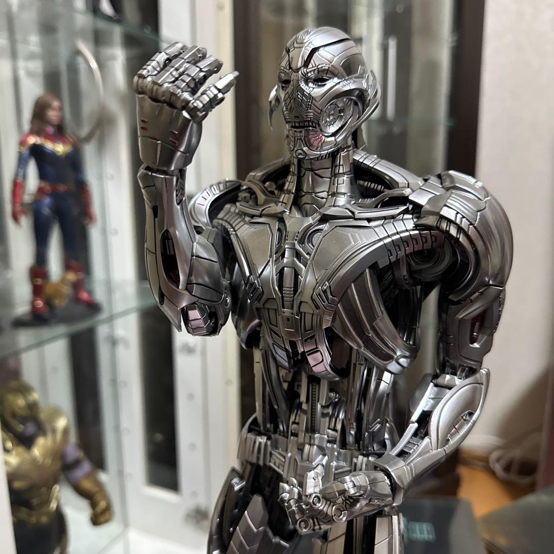 ウルトロン　ホットトイズ