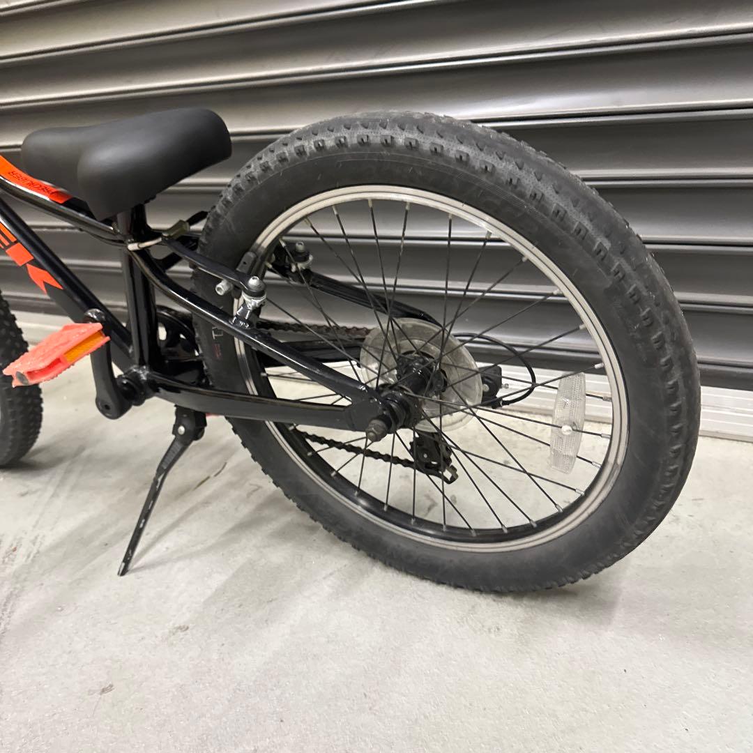 トレック　『PRECALIBER 20』　ブラック／オレンジ