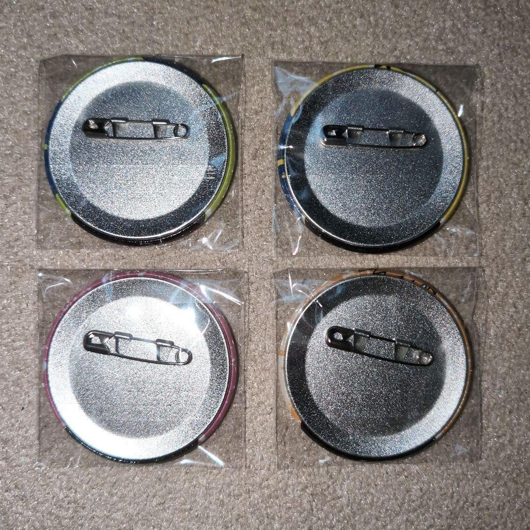 【非売品　新品未開封品】白十字×ブルーロック コラボ缶バッジ 4種セット