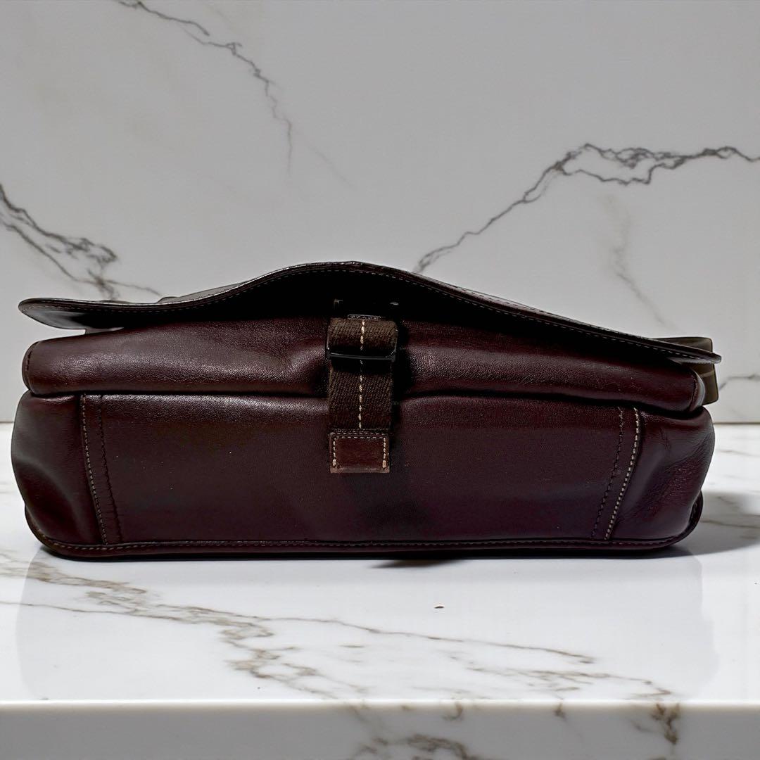 《入手困難》コーチ メッセンジャーバック レザー フラップ 斜めがけ