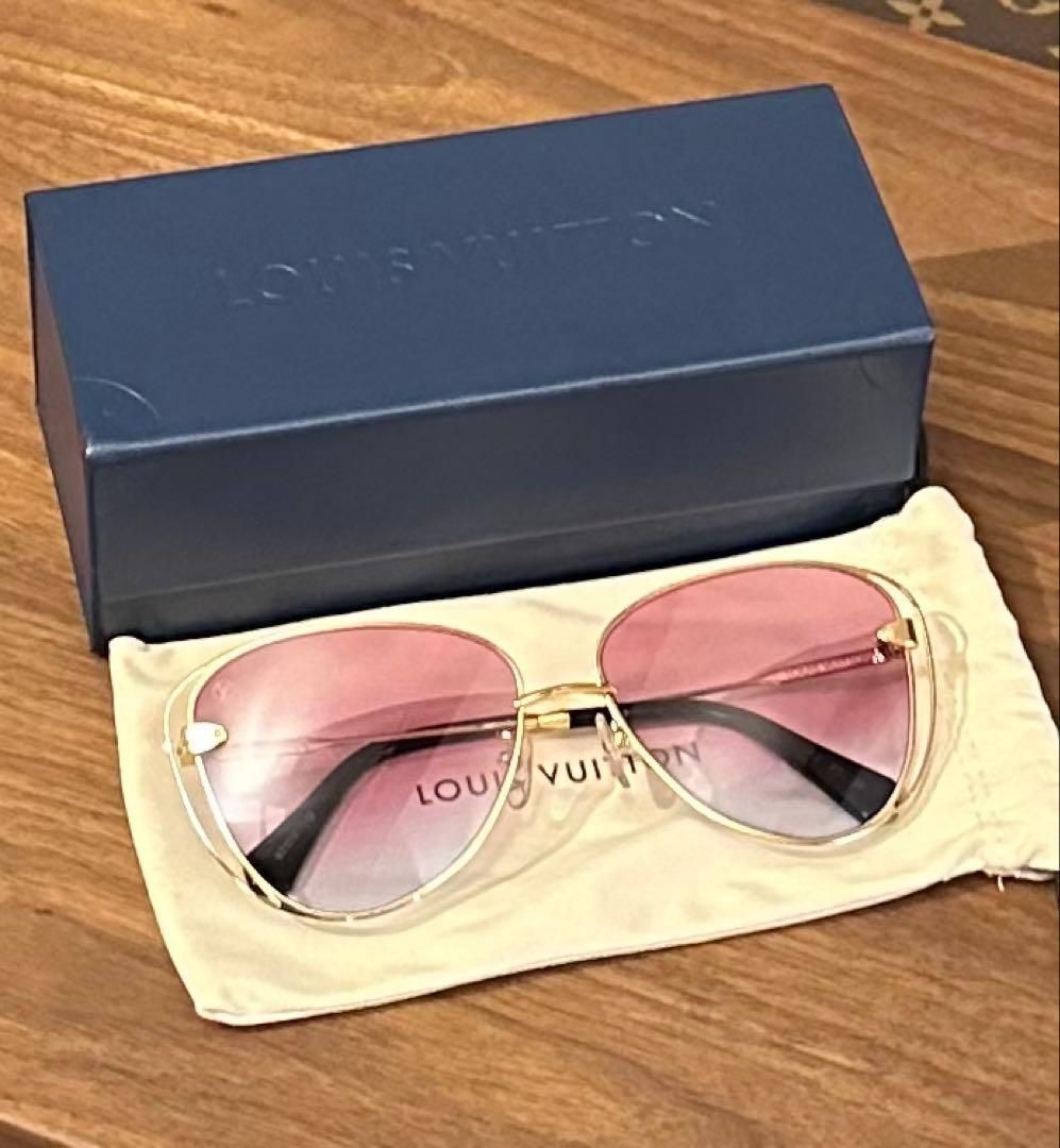 Louis Vuitton アビエイターサングラス ピンクレンズ