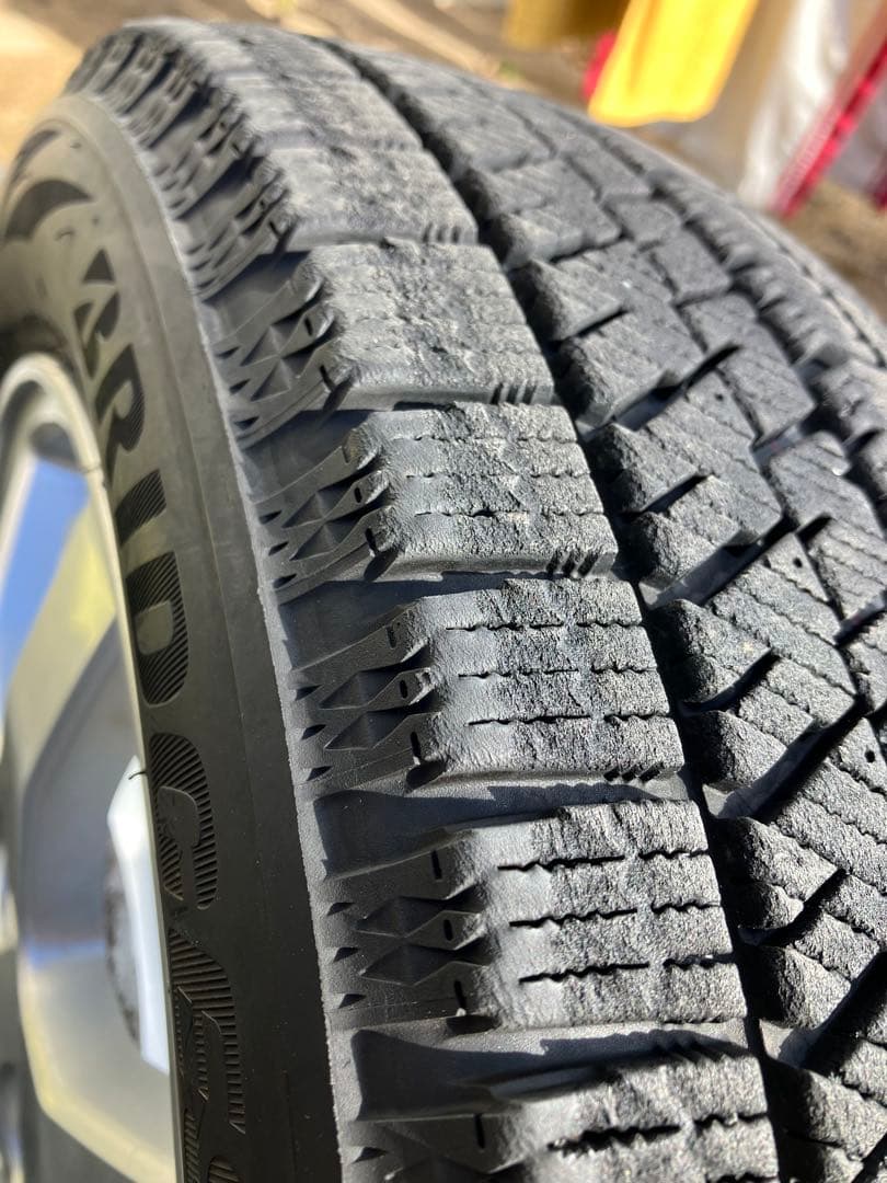 (2052) ダイハツムーヴ純正ホイールスタッドレスタイヤ付き2本②