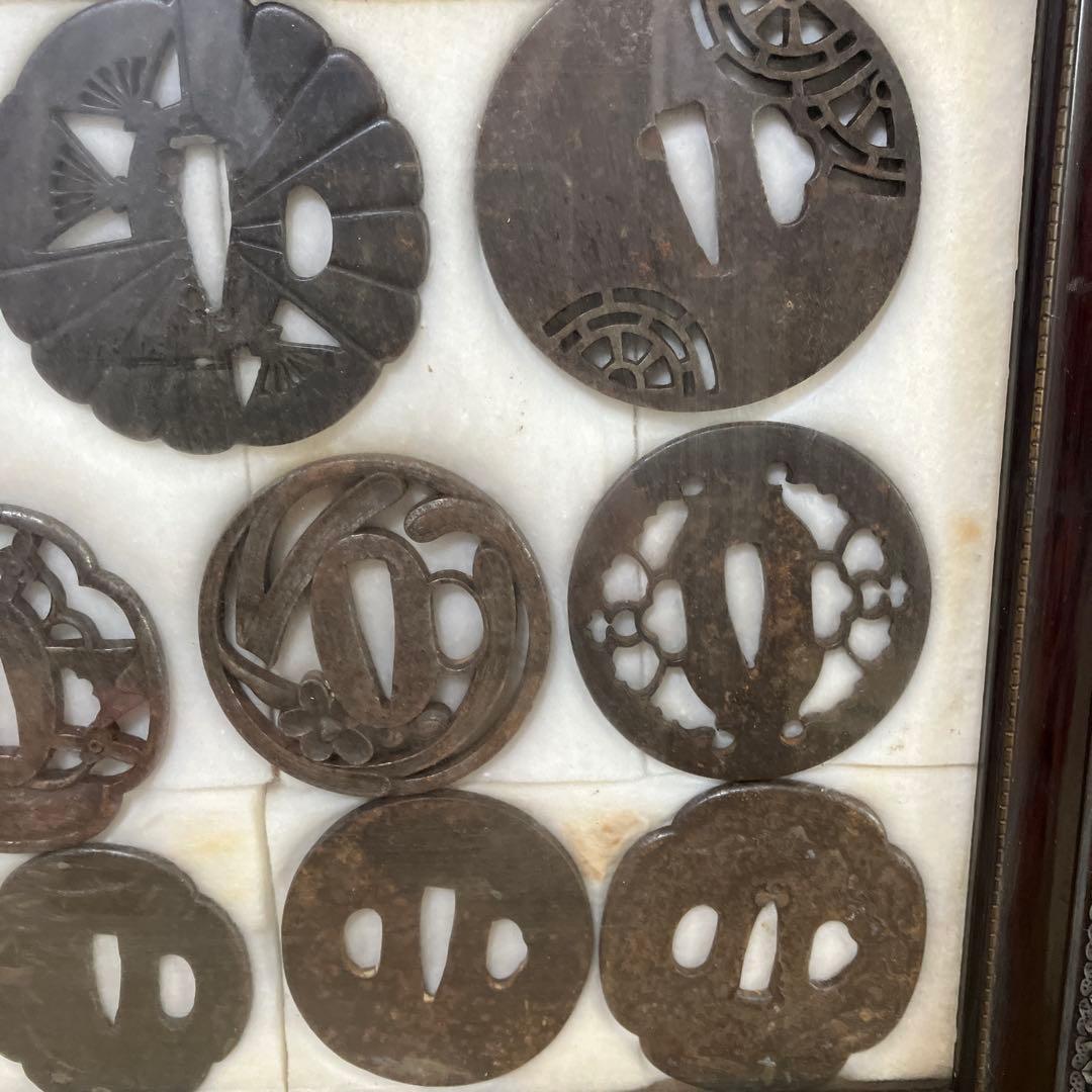 昭和レトロ　日本の伝統的な鍔◼️11個　額入　古美術骨董　1月限定価格　刀