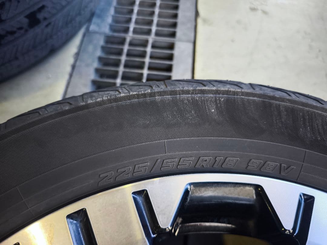【送料込】タイヤホイールセット4本 225/55R18 98V デリカD5