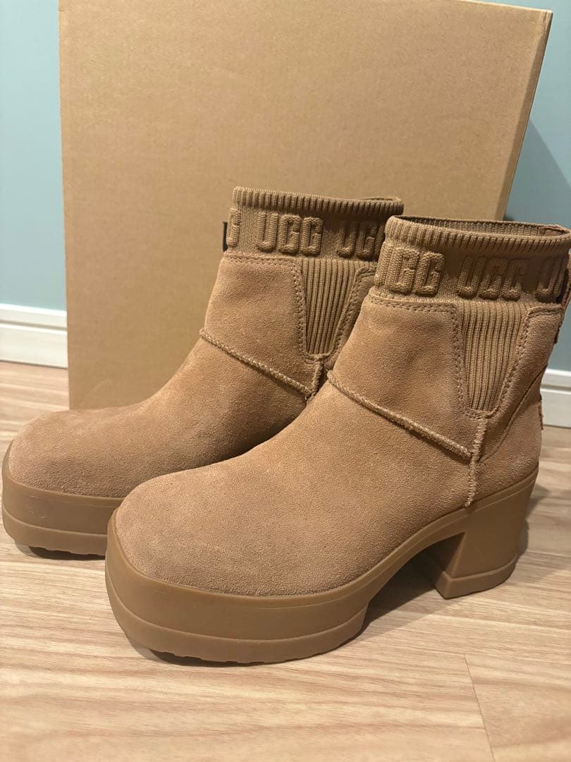UGG Moxy Chelsea ブーツ