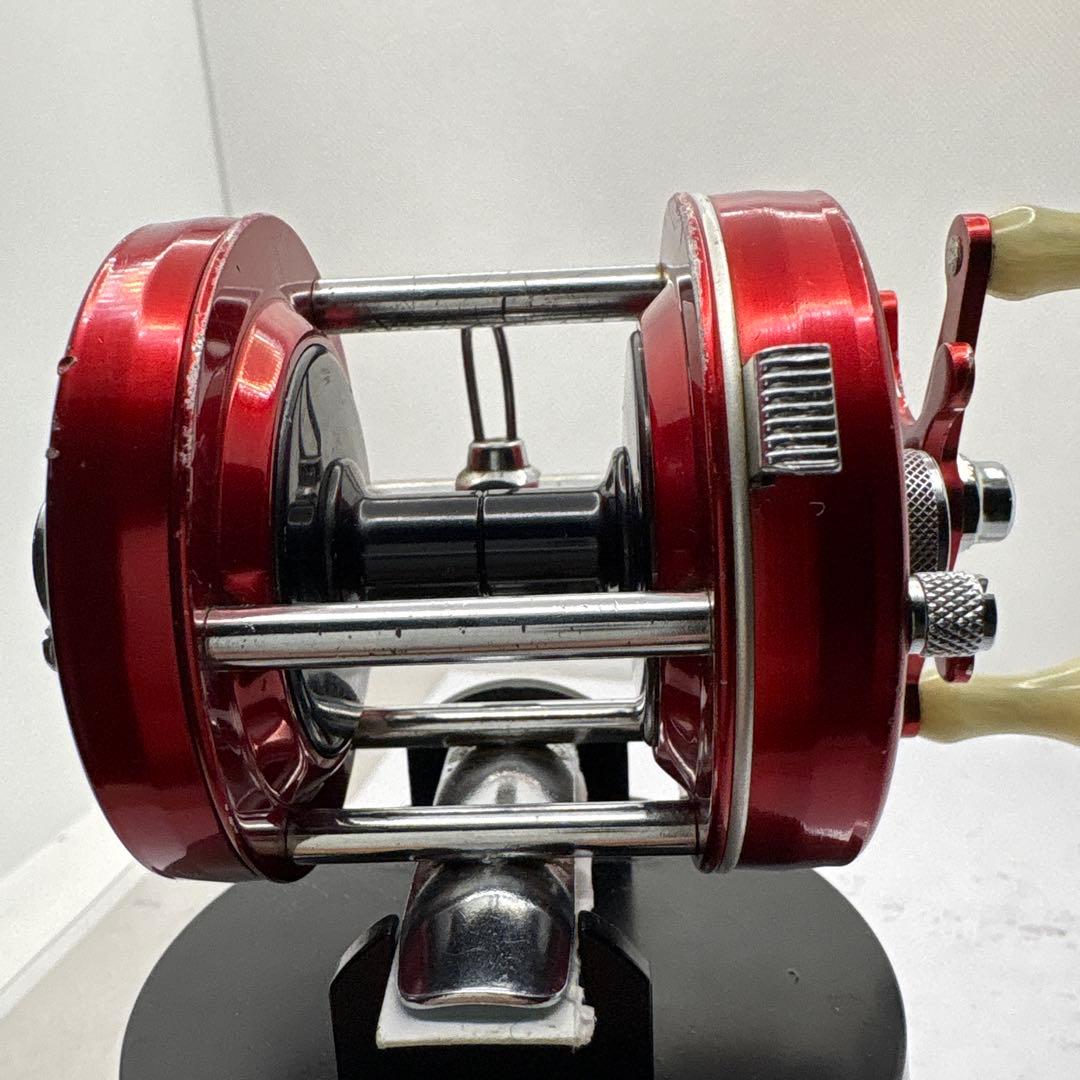 ABU Ambassadeur 5000A レッド