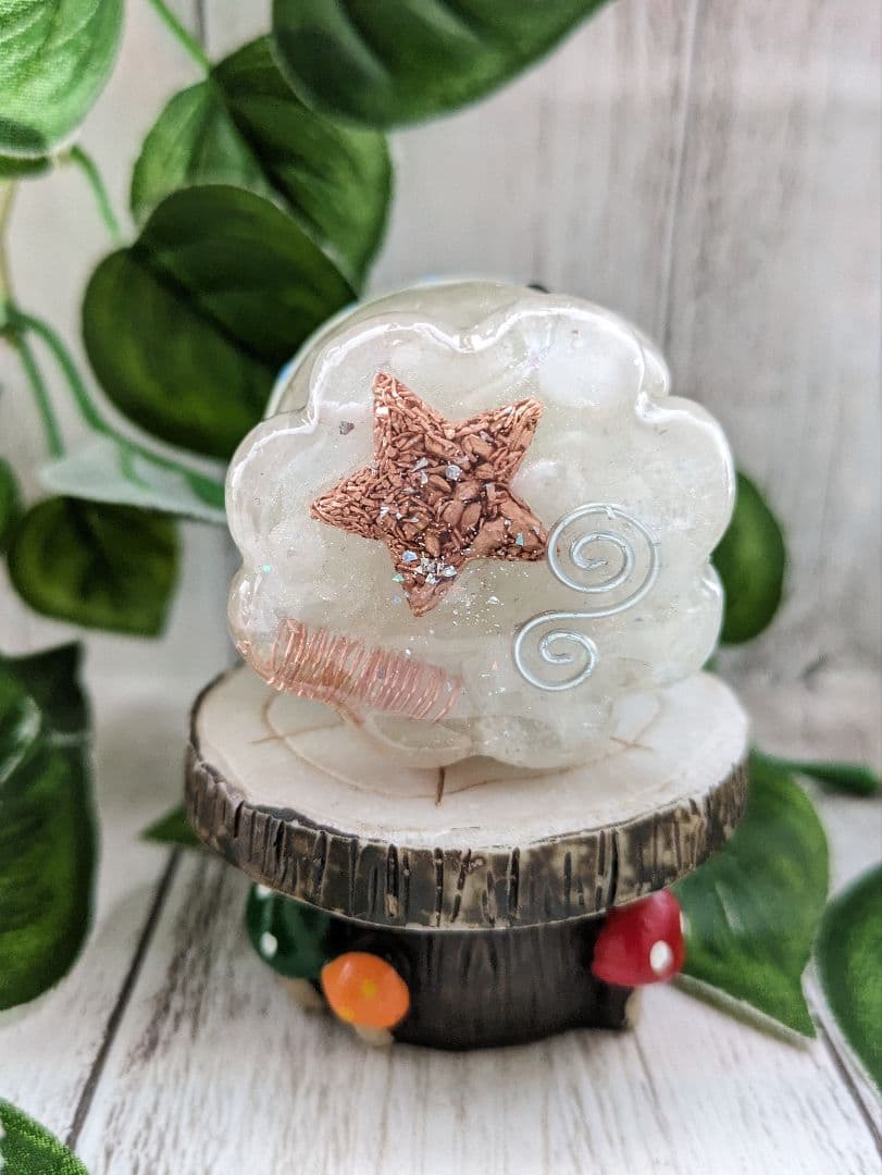 【つる927】オーラクォーツのあかい恐竜ちゃん形オルゴナイト☆他５点