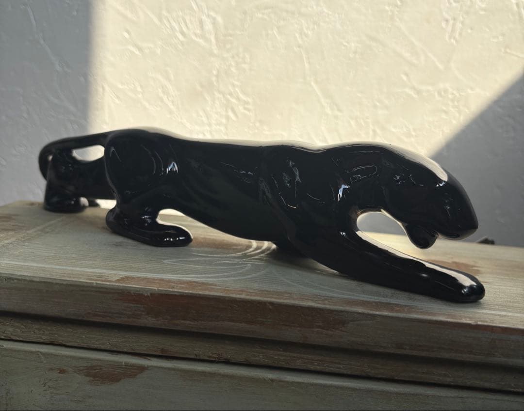 1月10日迄限定価格 ブラックパンサー　置き物