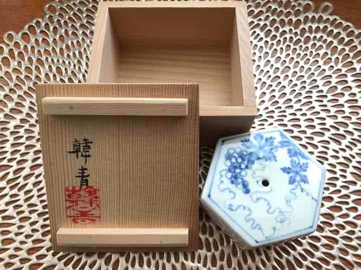 李朝白磁染付　葡萄文水滴　韓青　書道具　美術品　古美術