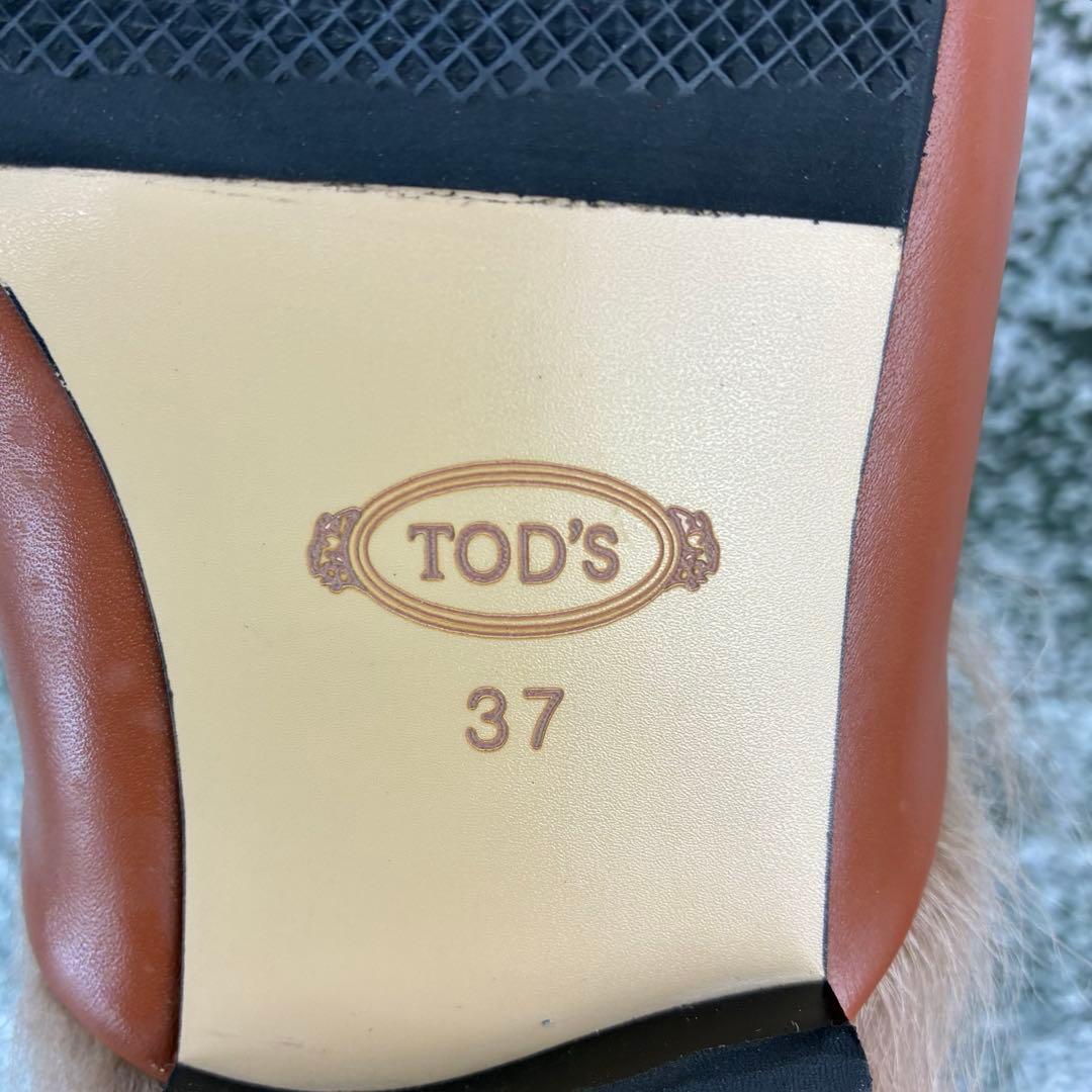 新品同様 トッズ サンダル ゴールド金具 毛皮