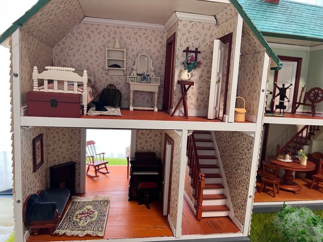 ①赤毛のアンの家　ドールハウス　完成品（家）