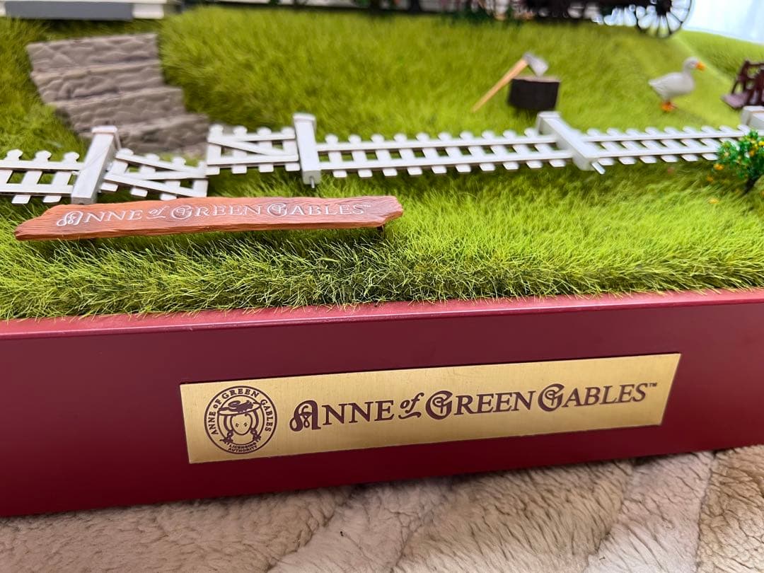 ①赤毛のアンの家　ドールハウス　完成品（家）